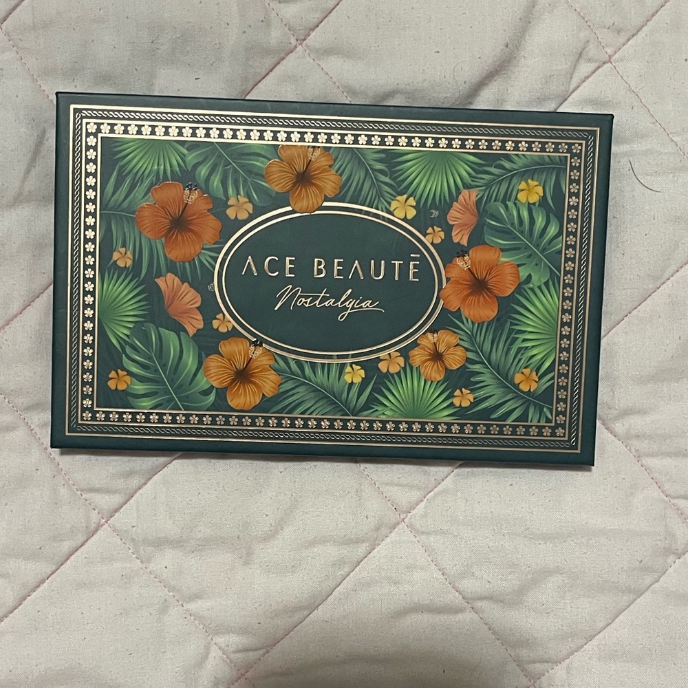 Ace Beaute eyeshadow pallete